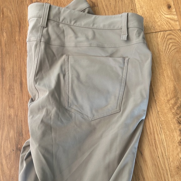 Mens lululemon - Picture 2 of 4